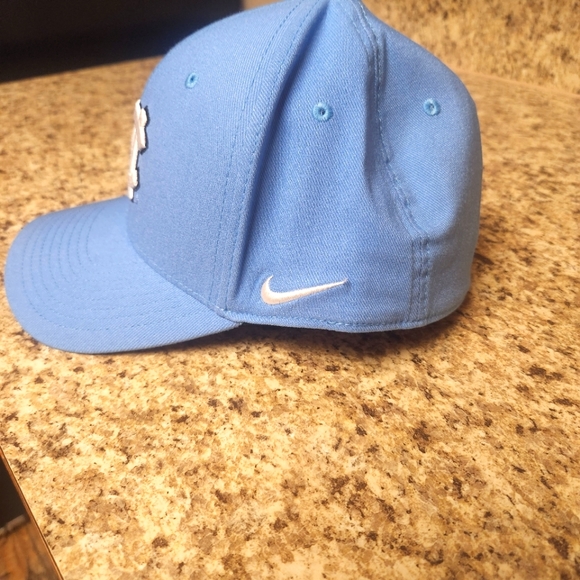North Carolina Tar hells Nike Dri-Fit Hat - Picture 2 of 3